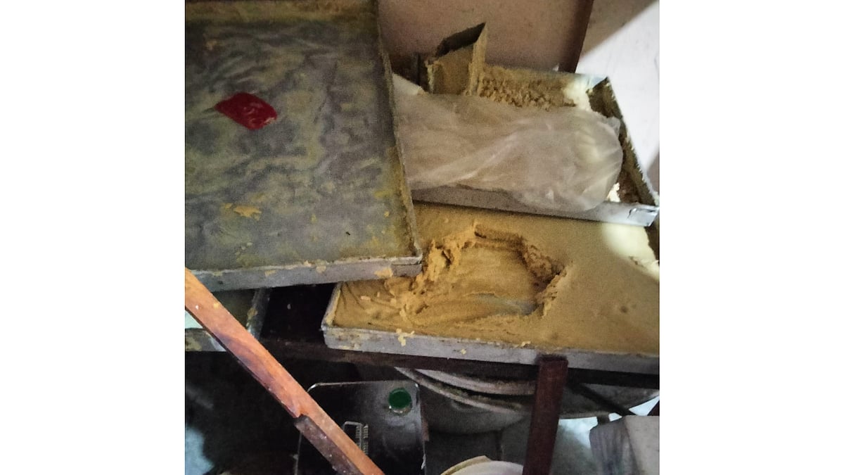 Indore: FSOs seize 225 kg mawa made
with refined oil & powder milk