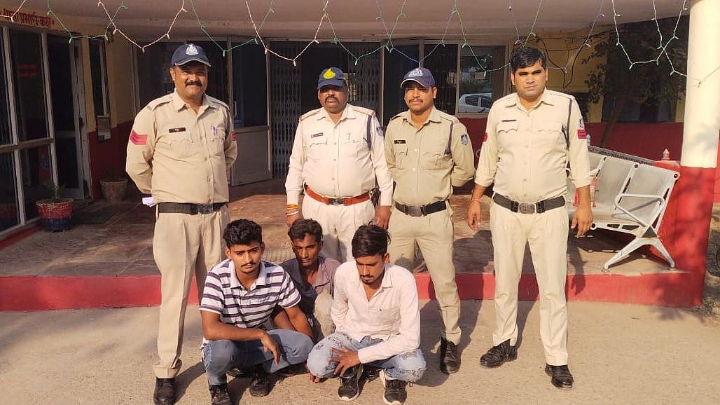 MP: 3 drug peddlers held with 33kg poppy husk in jawad