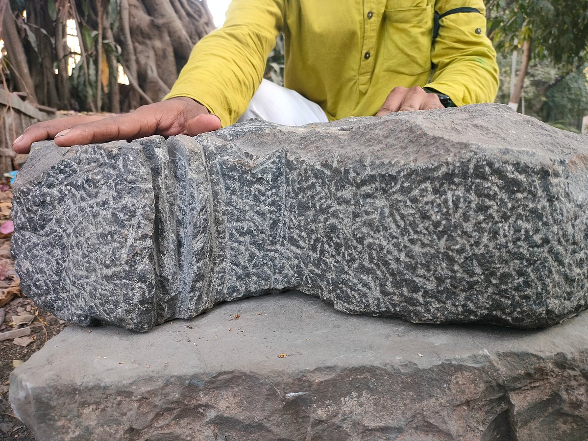 stone carving models at JJ School of Fine Arts