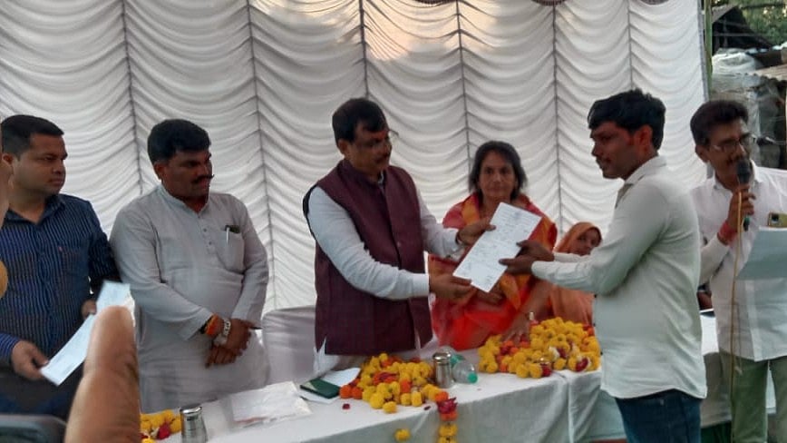 Sailana: 28 beneficiaries receive putta after decades