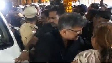 Mumbai: FIR filed against NCP leader Jitendra Awhad for outraging woman's modesty; to resign as MLA