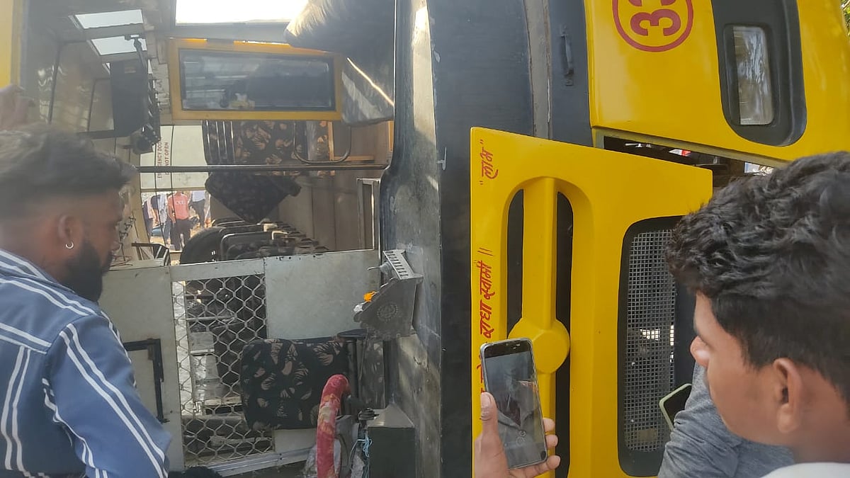 Indore: Six students injured as college bus overturns