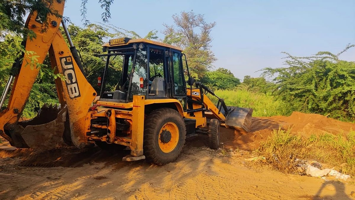Barwani: Action against illegal sand storage
