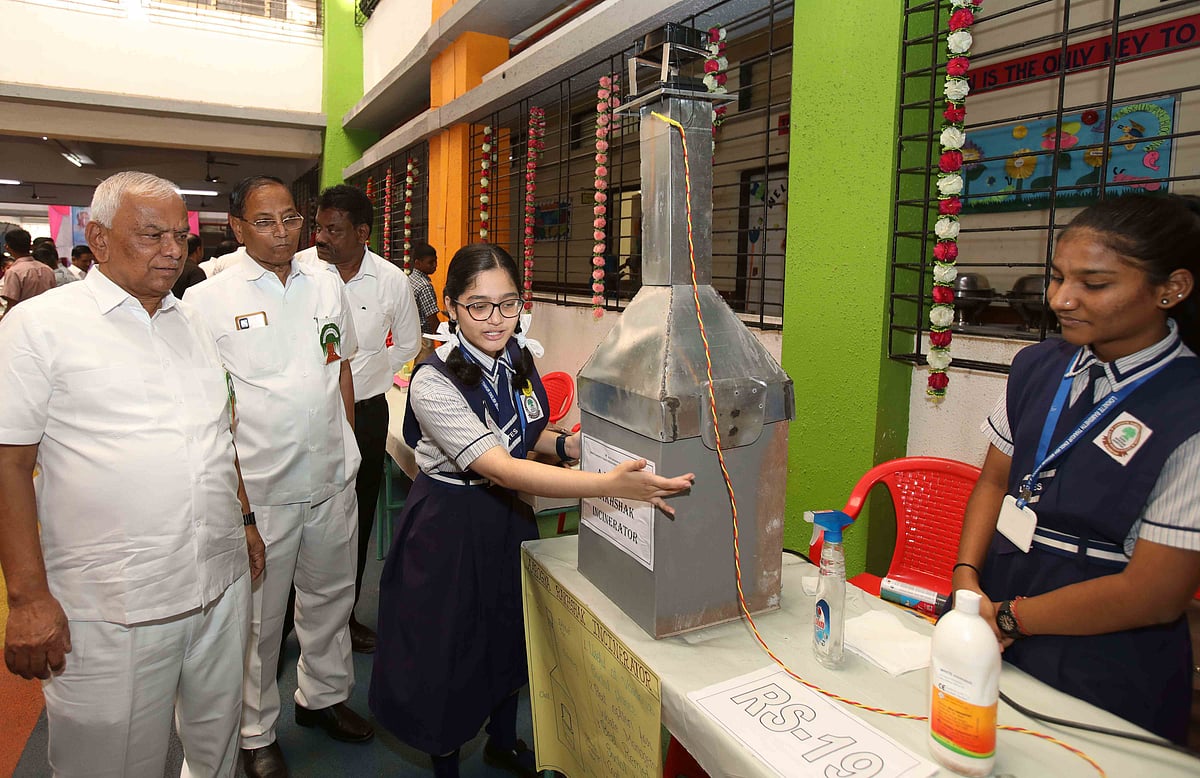 Ramsheth Thakur English Medium School organizes science exhibition