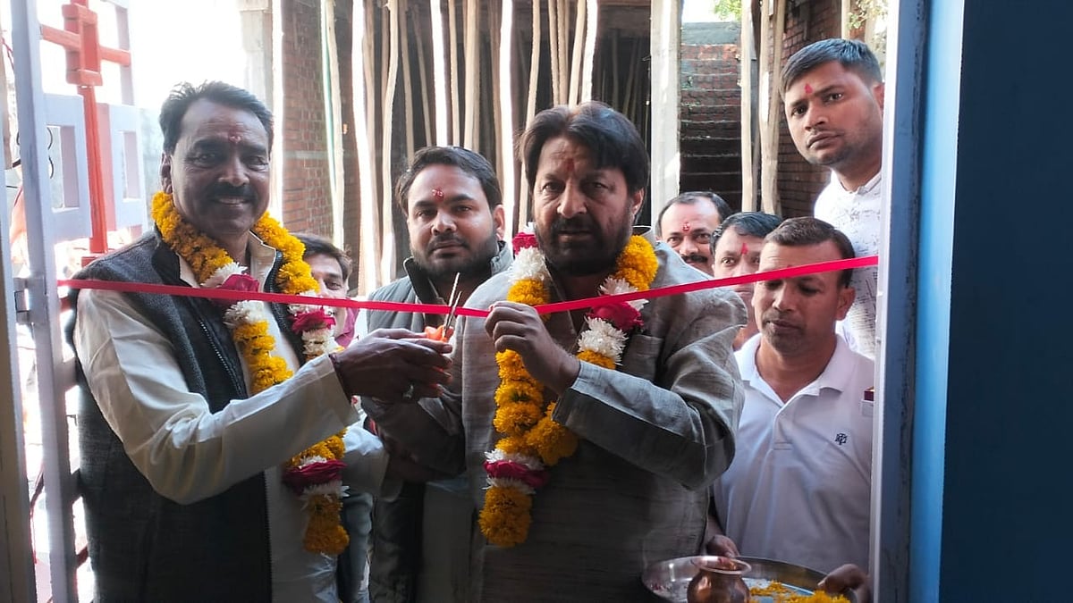 Madhya Pradesh: Money distributed to Pradhan Mantri Awas Yojana beneficiaries in Khachrod