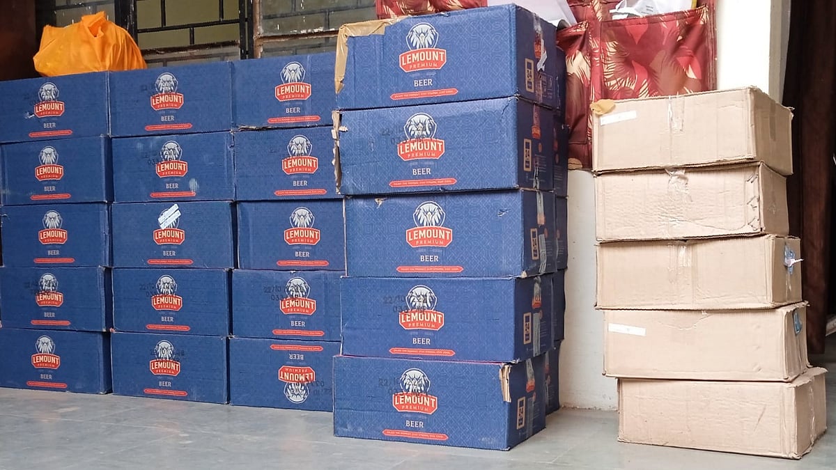 Madhya Pradesh: Car with 34 cartons of illicit liquor seized in Rajpur