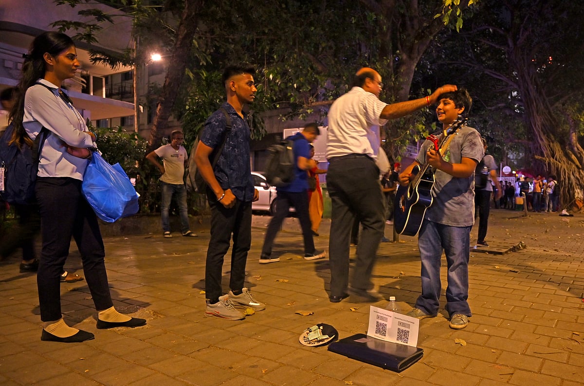 Debraj began singing at the famous Park Street in Kolkata