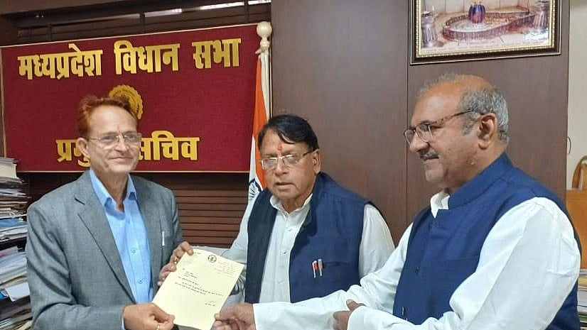Madhya Pradesh: Congress to bring no-trust motion against government