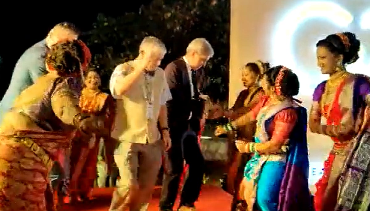 Mumbai: G20 delegates dance to  Maharashtrian music with traditional dancers at Girgaon Chowpatty; watch video