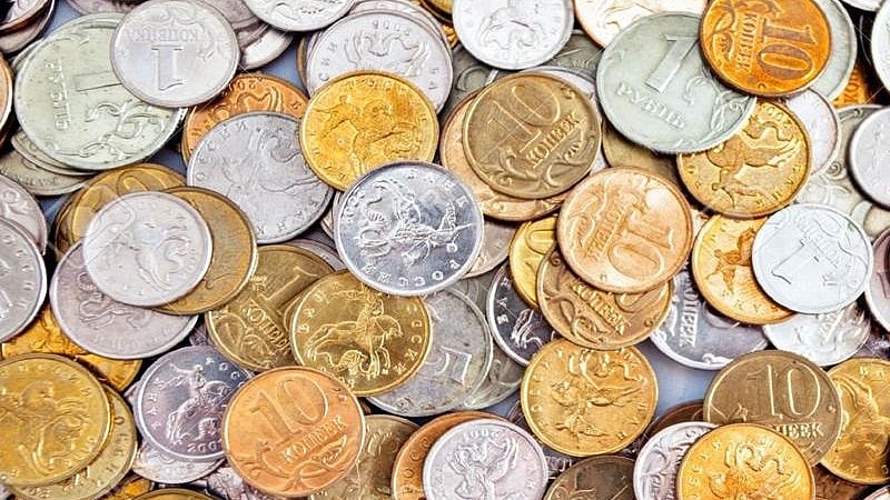 Gold prices rise, silver unchanged in early trade