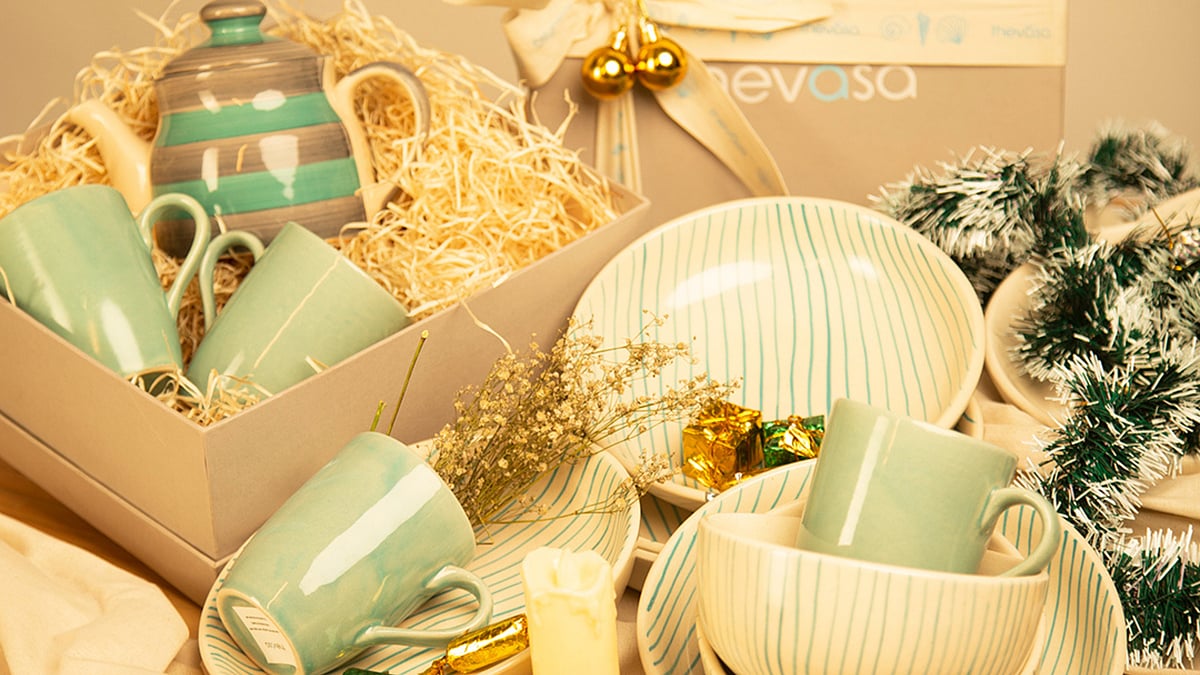 Crockery collection