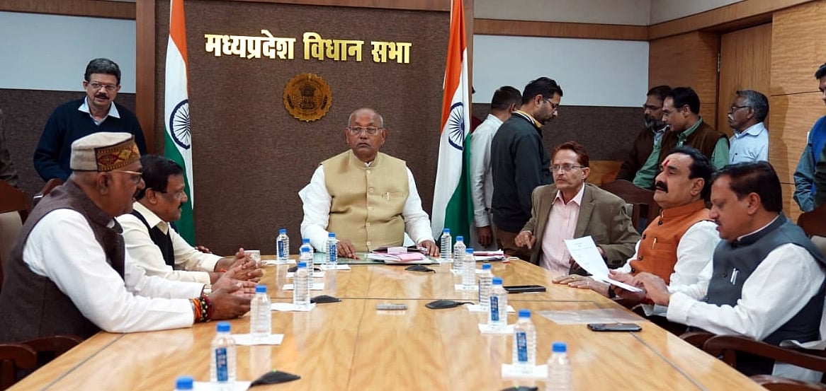 Speaker Girish Gautam addressing the all-party meeting on state assembly premises on Sunday.