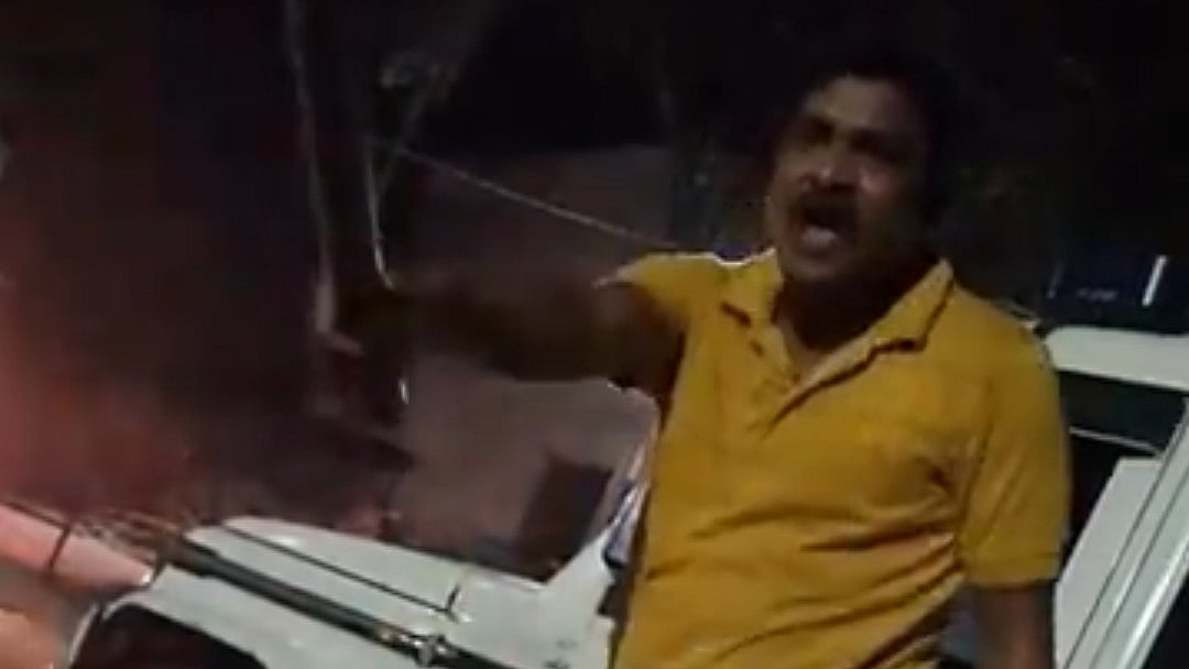 Madhya Pradesh: Cop caught on cam misbehaving, using derogatory language in Barwani