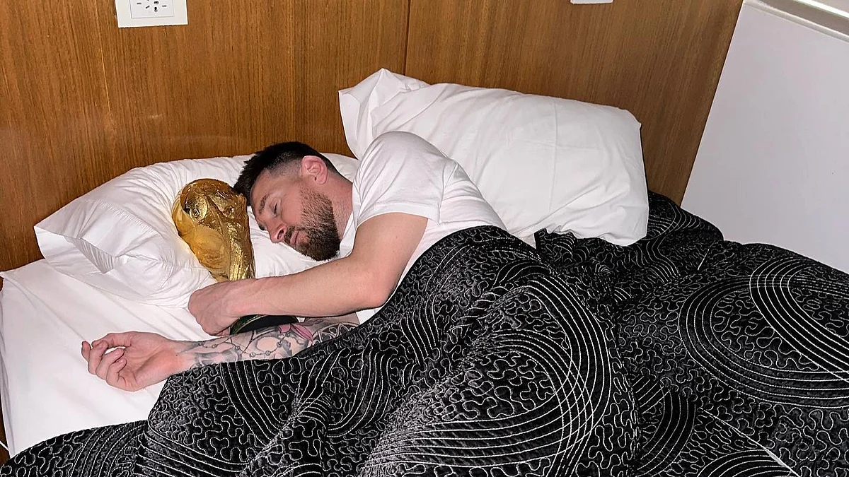 Lionel Messi is even sleeping with the World Cup Trophy by his side | Twitter