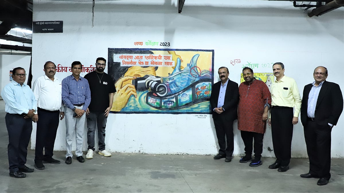Navi Mumbai: Shankar Mahadevan is all praises for murals at NMMC headquarters 