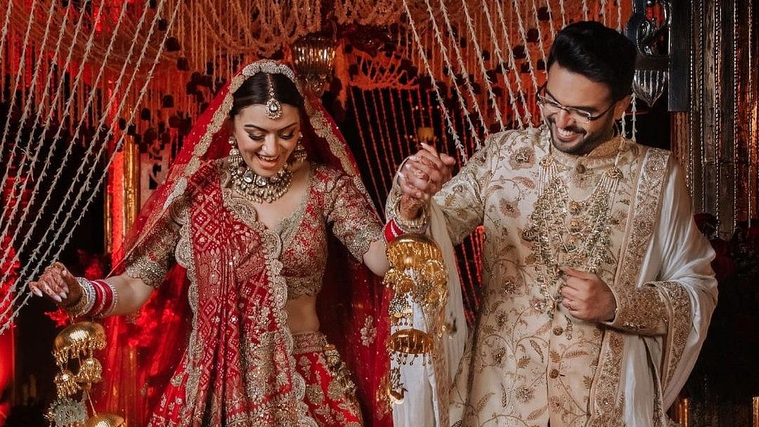 Photos: Hansika Motwani gives a glimpse of her dreamy wedding with Sohael Khaturiya 