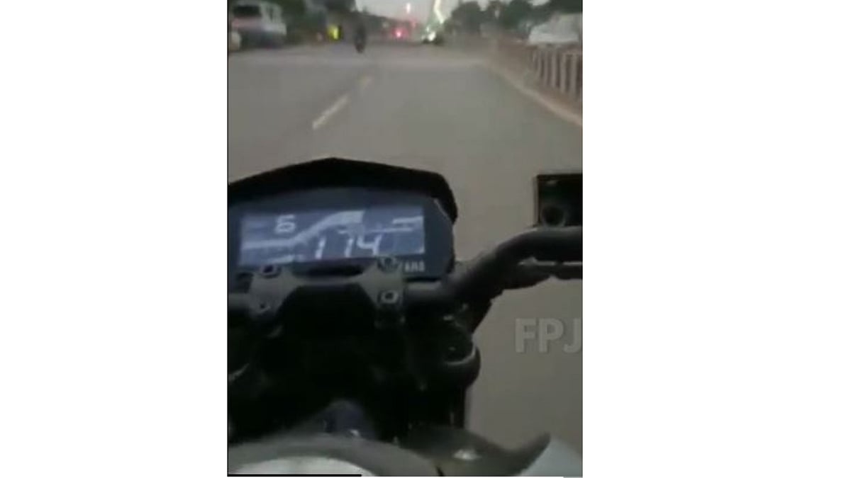 VIDEO: 2 teens riding bike at 114 kmph die after crashing into divider in Chennai