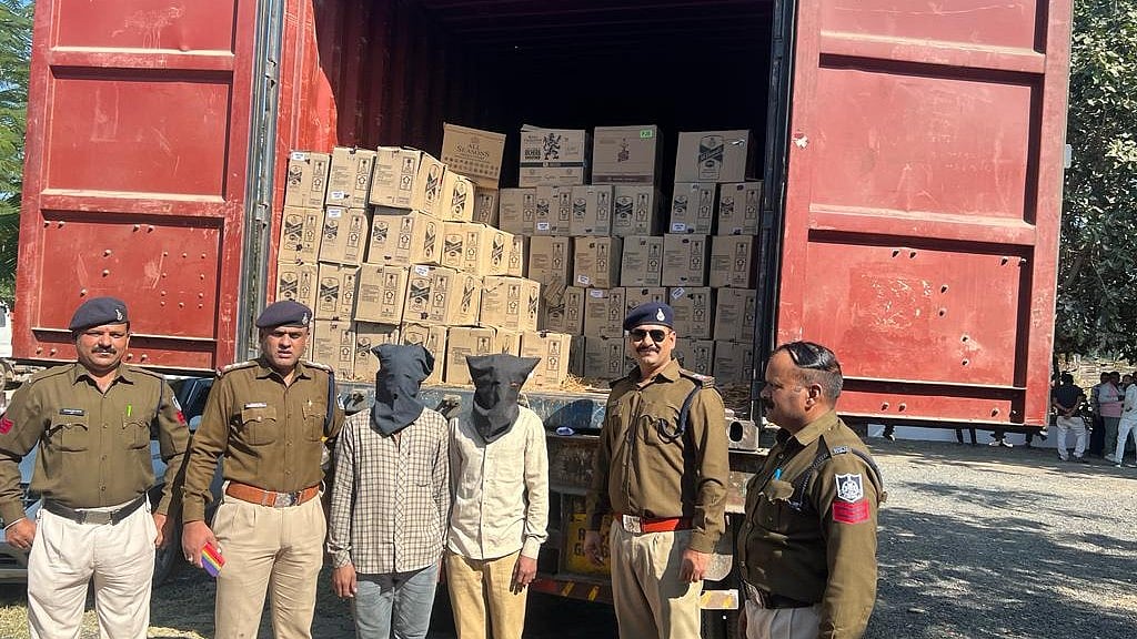 Madhya Pradesh: IMFL being transported from Punjab to Gujarat seized in Mandsaur