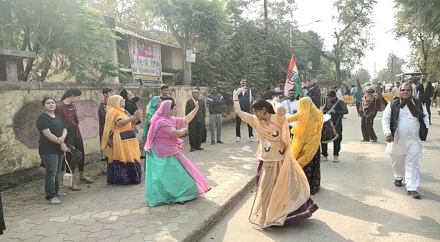 Madhya Pradesh: In Barwani, BJP – 06; Congress – 01