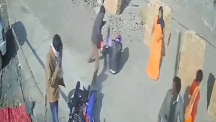 Madhya Pradesh: Man assaulted by locals over property dispute in Shajapur