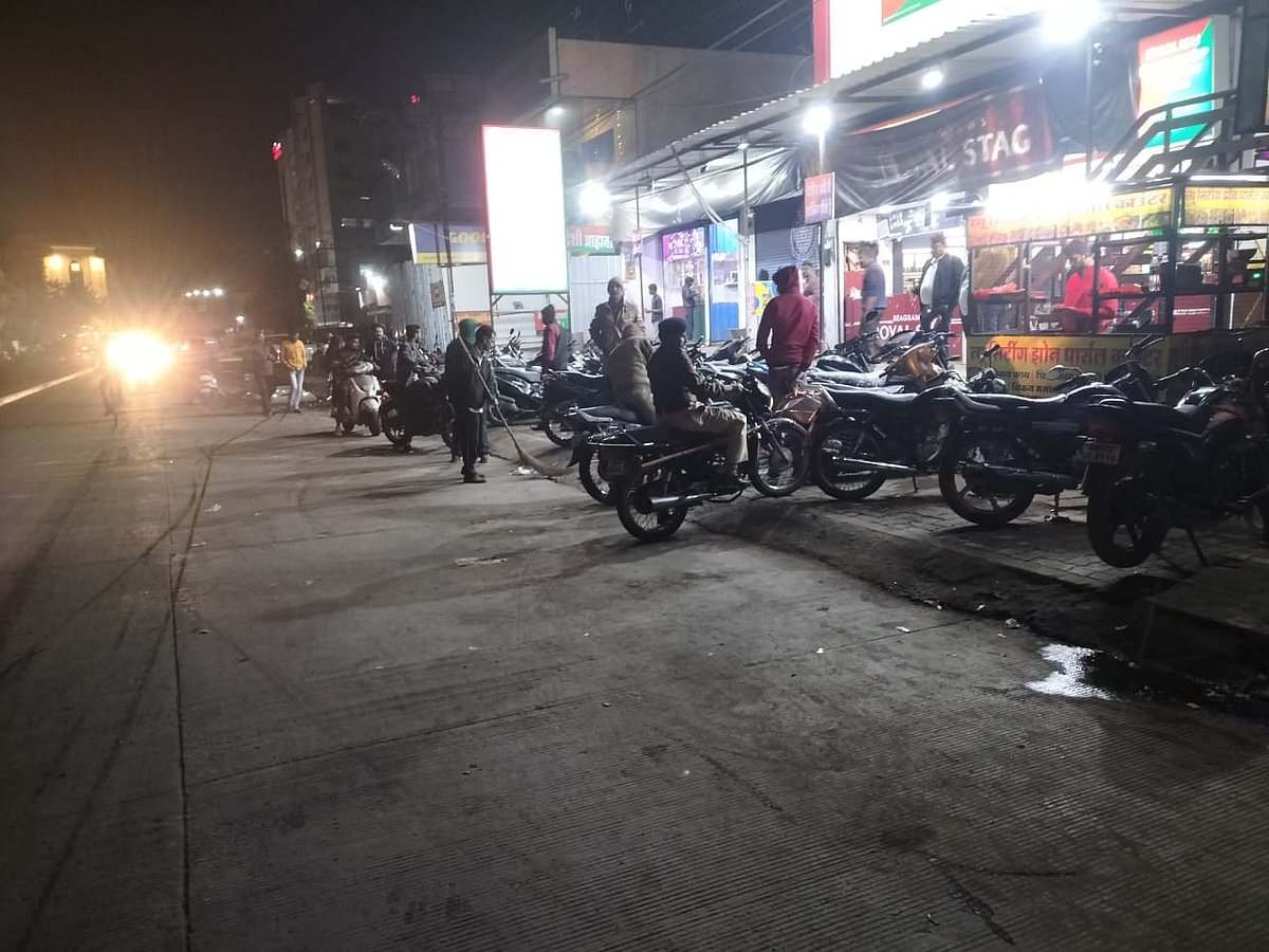 Indore: Cops collect Rs 20K as fine for wrong parking