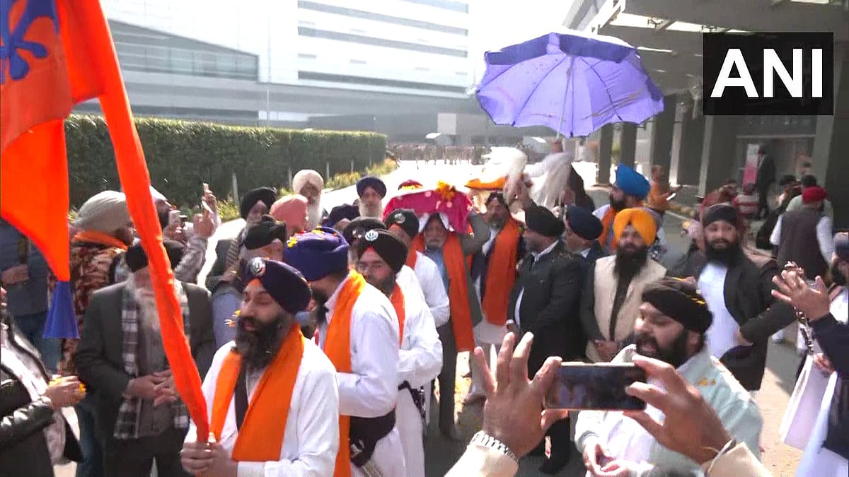 WATCH: Last two 'Saroops' of Guru Granth Sahib arrive in Delhi from Afghanistan | 