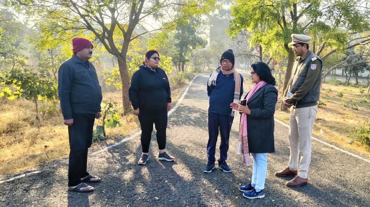 VC, DFO and research scholars present at the varsity’s academic premises in view of development of ‘Shri Mahakal Cultural Forest’ | 