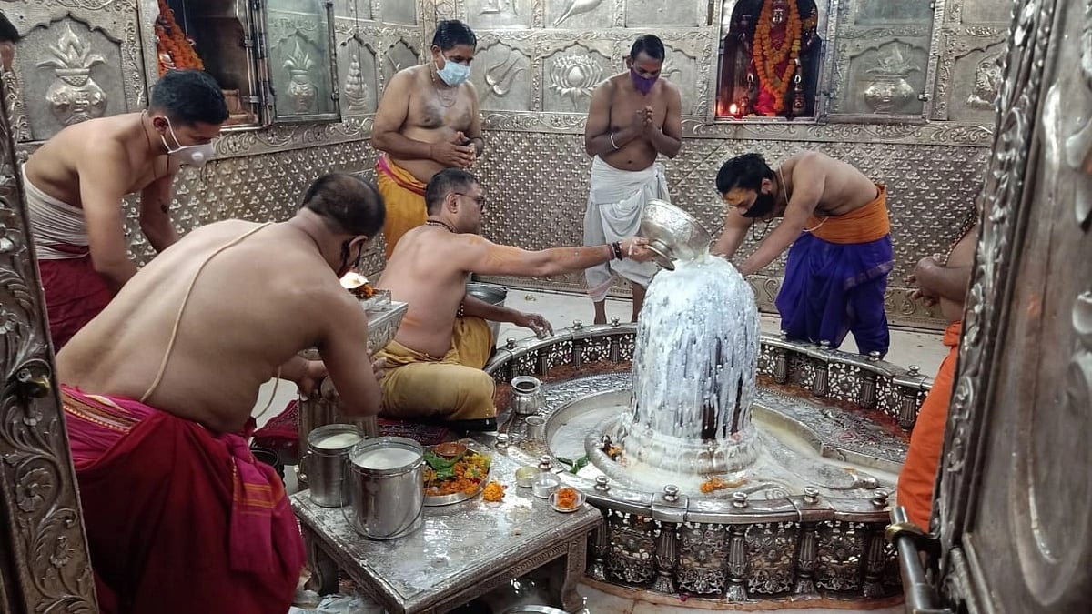 Ujjain: Devotees gather in large numbers as Mahakal Temples 'Garbh Graha' reopens