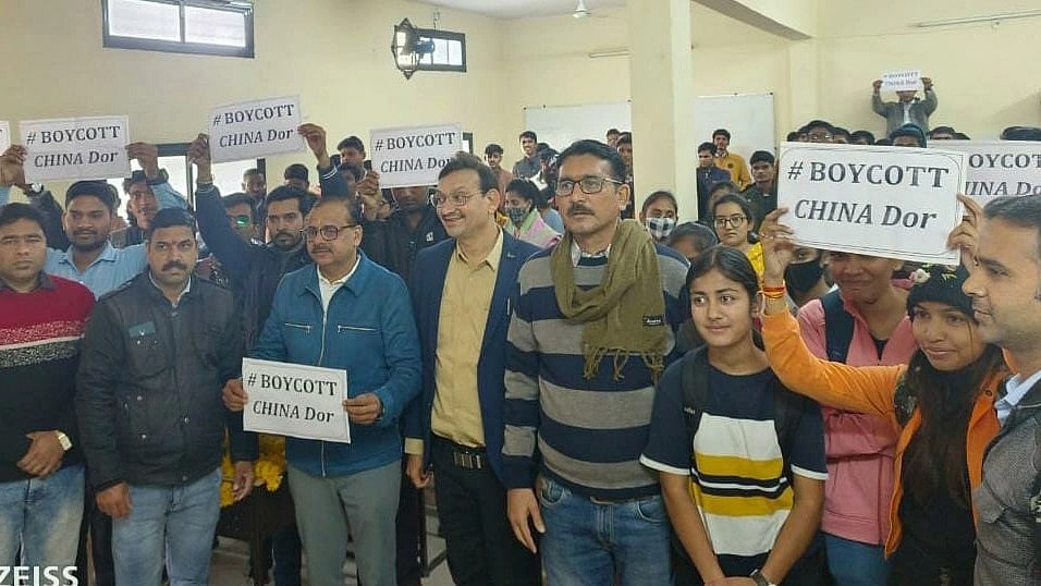 Oath to boycott Chine Manjha being administered o the students of Institute of Pharmacy