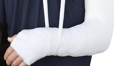 Madhya Pradesh: Shahdol man files police complaint after he suffered fractures on under construction road 