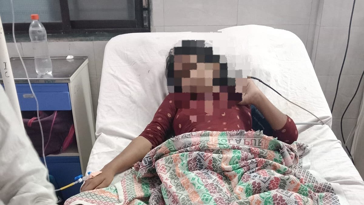 Thane: 2 Central Railways lady ticket checkers save a passenger's life