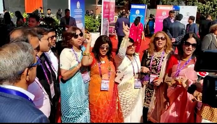'Sabse aage honge Hindustani...': Female delegates from Qatar sing patriotic song from Bollywood during PBD event in Indore 