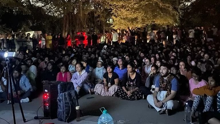 Students of Hyderabad University screen BBC Modi documentary, Kashmir files; visuals of screening surface