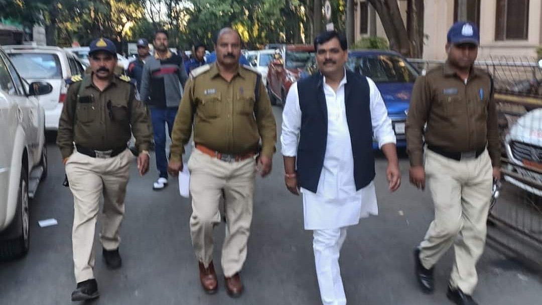 Madhya Pradesh: Congress MLA Manoj Chawla surrenders before court in Indore