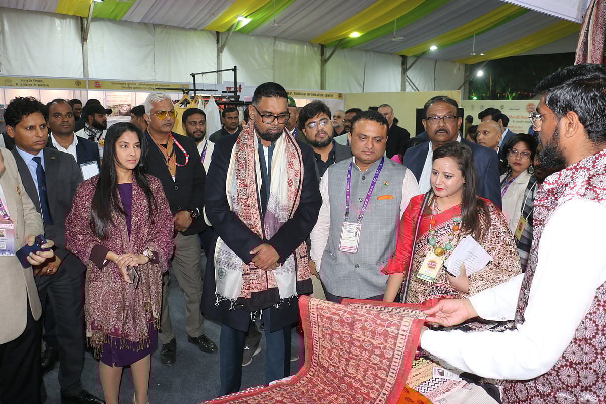 President of Guyana checks bamboo print at Lalbagh