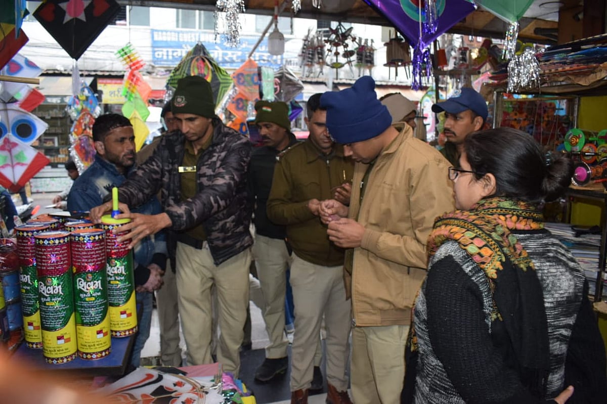 Ujjain: Drive to make Makar Sankranti Chinese manjha free 