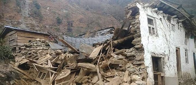 Delhi: Strong earthquake of 5.8 magnitude hits north India, Nepal; atleast 3 houses collapse in...