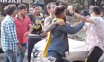 Nagpur Road Rage: Hooligans crash bike into car, thrash car owner in broad daylight for confronting them; video surfaces
