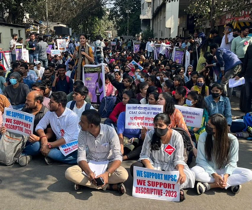 The students who were protesting said that they have been preparing with a new pattern thinking that the examination with the new pattern will be held in 2023, however, with the announcement from Shinde and Fadnavis, there was unrest among the section of the MPSC aspirants.