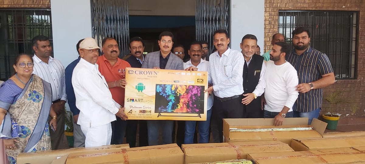 Madhya Pradesh: Dewas CBSE dept donates 17 smart TVs to government schools