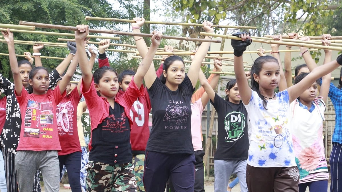 Madhya Pradesh: Self-defense training programme for students of Mata Gujri women’s college concludes