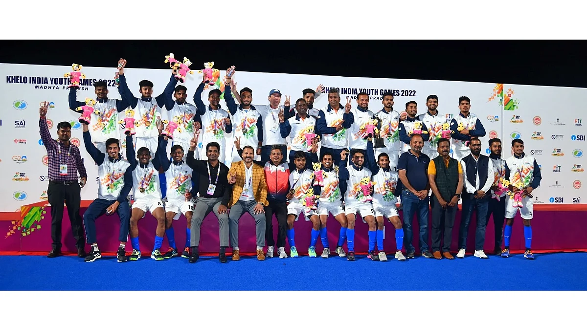 Madhya Pradesh Hockey (Boys) Team With Their Gold Medals
