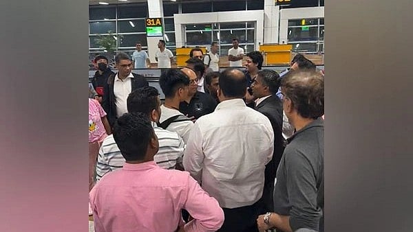 Delhi: Air India staff gets into heated argument with passengers over delayed flights; watch video