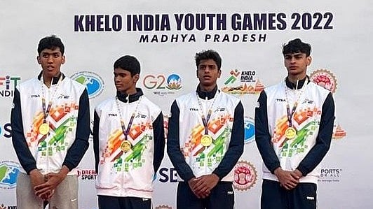 Maharashtra Swimming Team which won a gold in 4x100 M Medley (L-R: Arjunveer Gupta, Rishabh Das, Shubhankar Patki, Vedaant Madhavan)