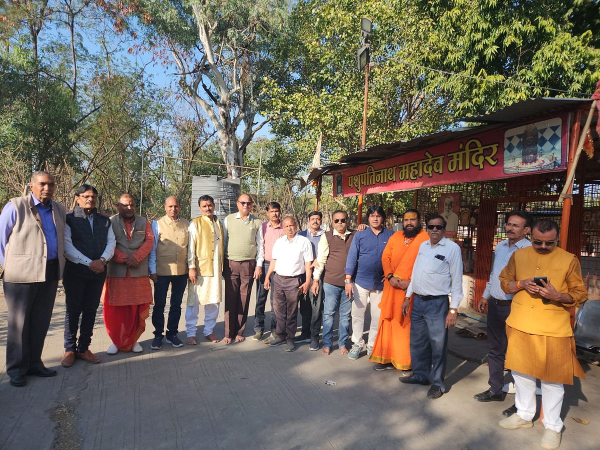 Brahmin community leaders during a meeting in Ujjain on Monday | 