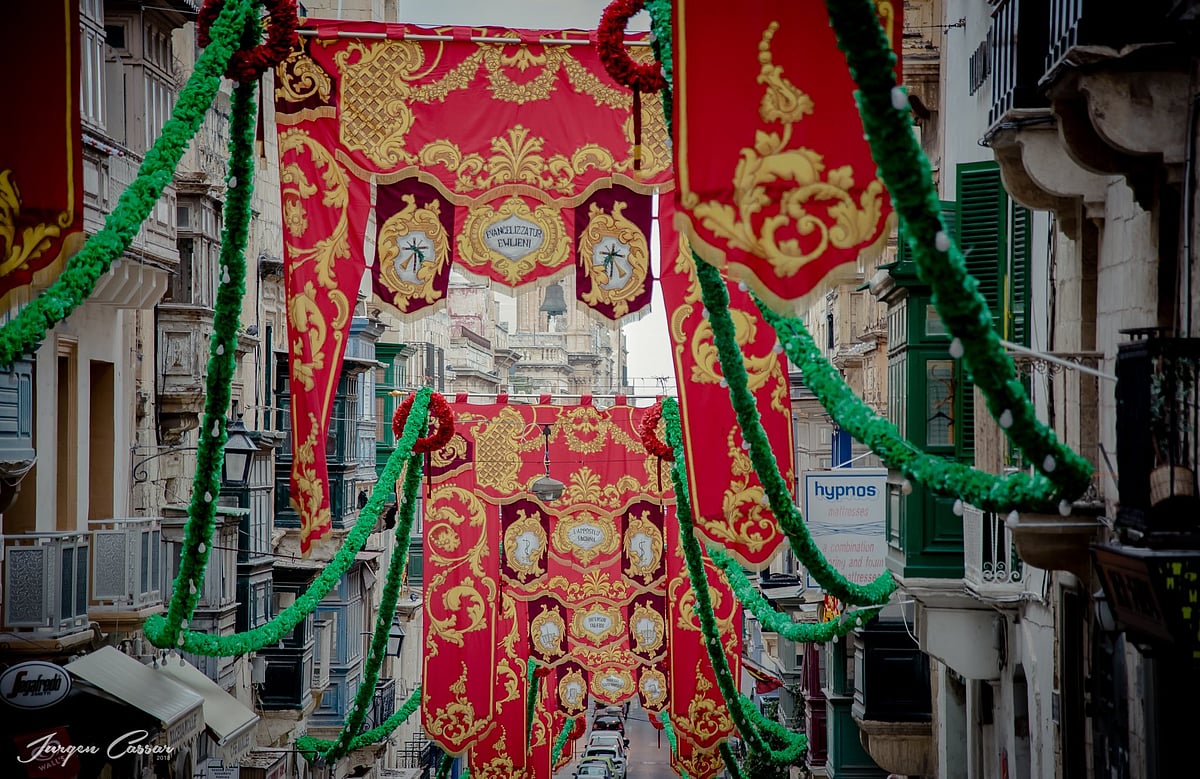 Street decorations for the feast of St. Paul’s Shipwreck | Twitter/@jurgencassar