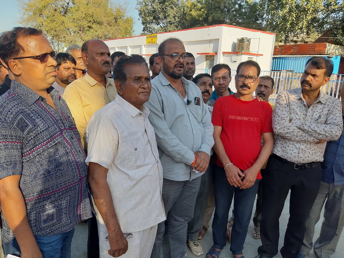 Madhya Pradesh: Residents of Banapura demand stoppage of trains at Banapura railway station