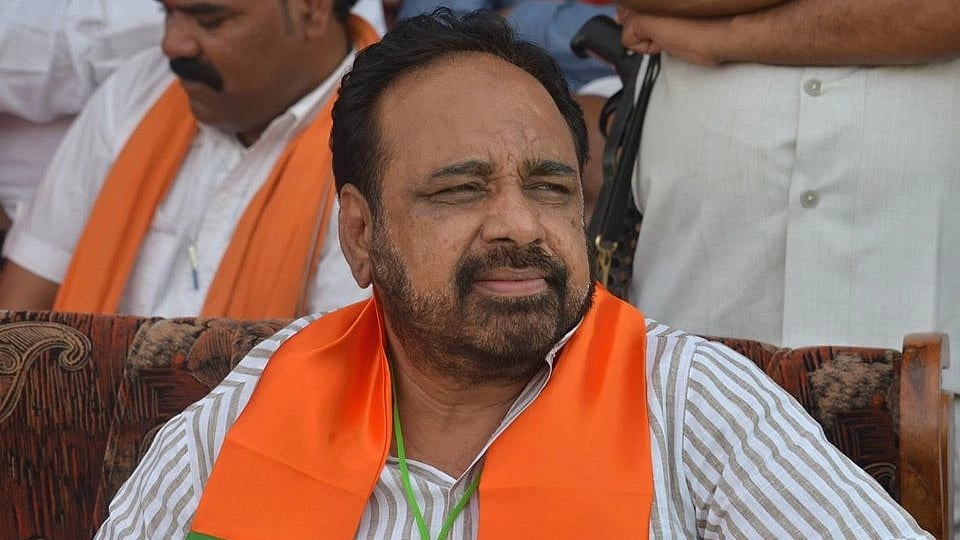 Bhopal: Bhargava attacks ex Cong MLAs for changing side