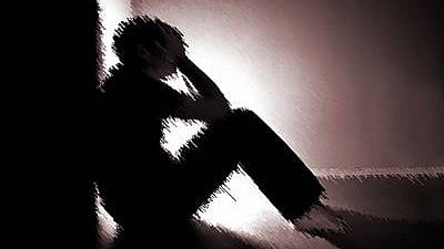 Mumbai: RPF personnel saves life of man attempting suicide