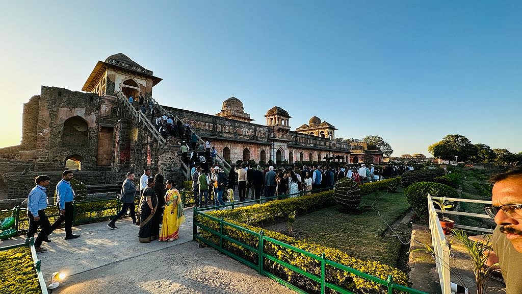Madhya Pradesh: G-20 delegates charmed by Mandu’s history, dance to tune to flute & mandal